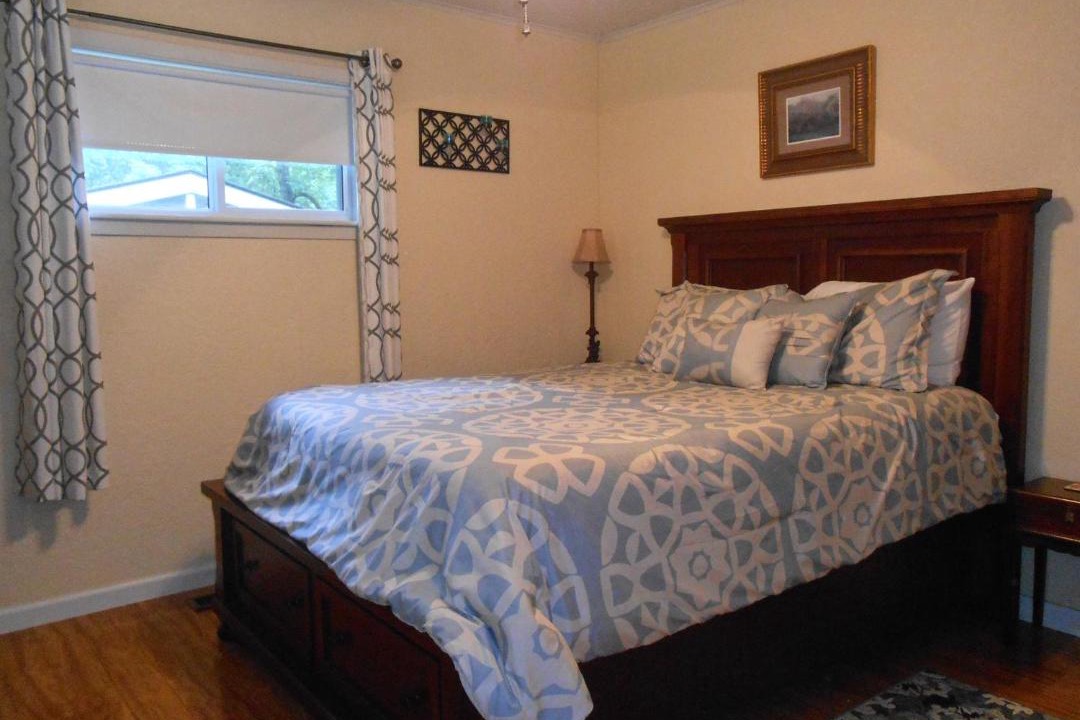 Photo of Bedroom in Hot Springs Village