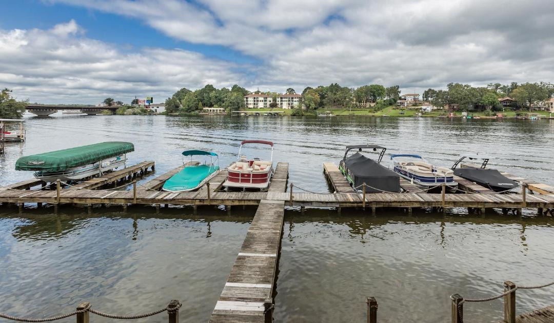 Photo of Others in Lake Hamilton