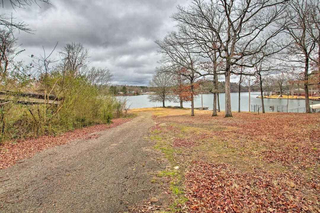 Photo of Buildings in Piney