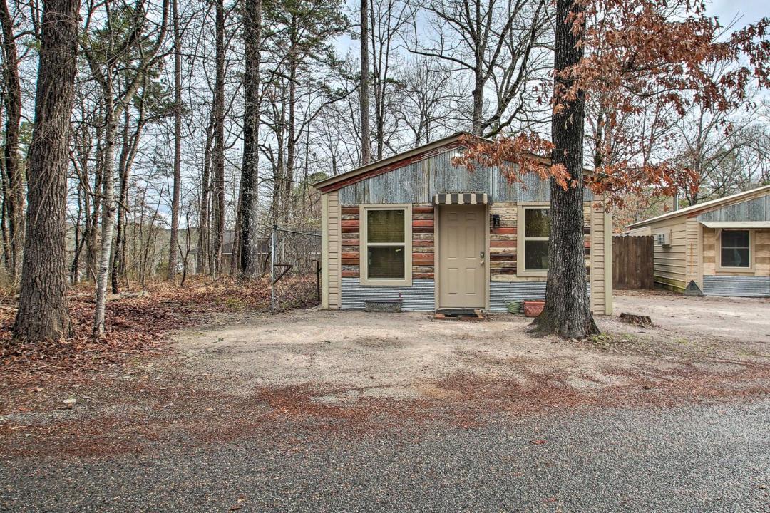 Photo of Buildings in Piney