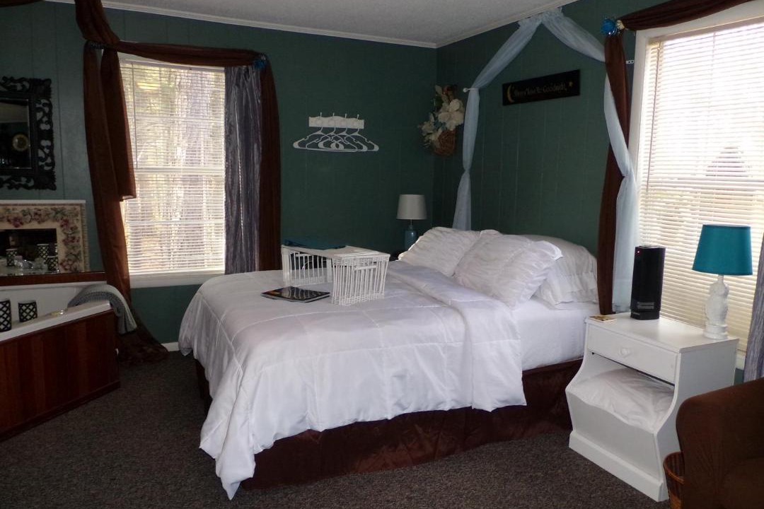 Photo of Bedroom in Eureka Springs