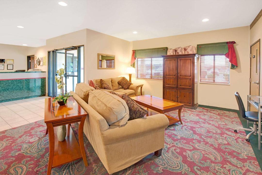 Photo of Livingroom in Bonne Terre