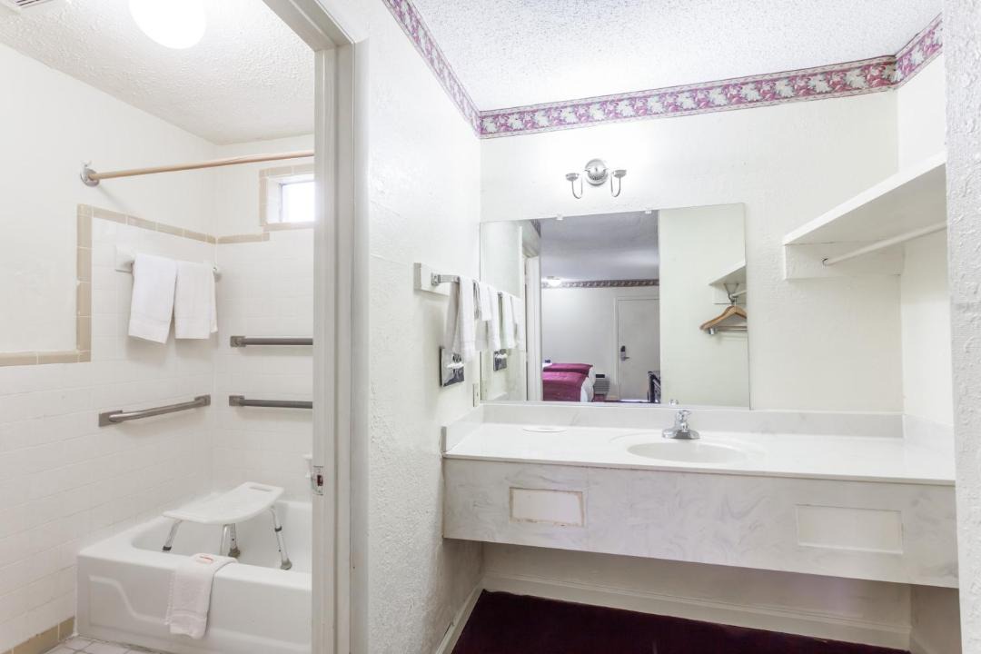 Photo of Bathroom in Hurricane Mills