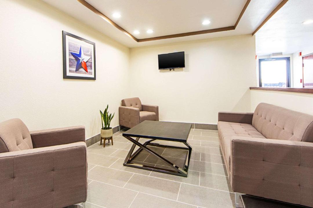 Photo of Livingroom in Greenville