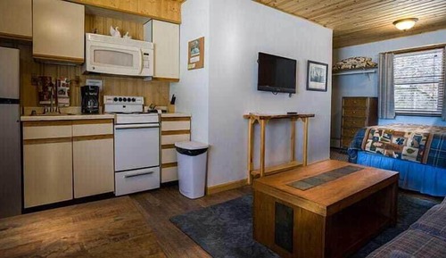 Family Single Room, Kitchen (5)