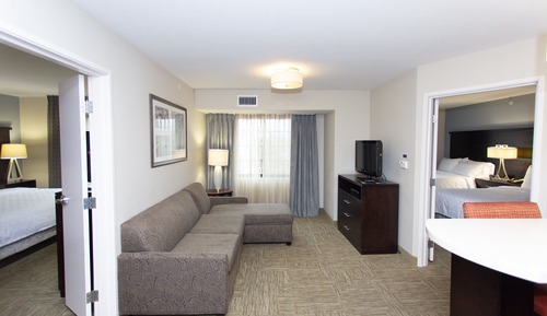 Suite, 2 Bedrooms, Accessible Bathtub, Kitchen (Communication, Accessible Tub)
