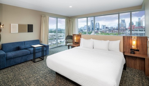 Studio Suite, 1 King Bed, Non Smoking, Corner, City View