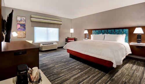 Room, 1 King Bed, Refrigerator & Microwave