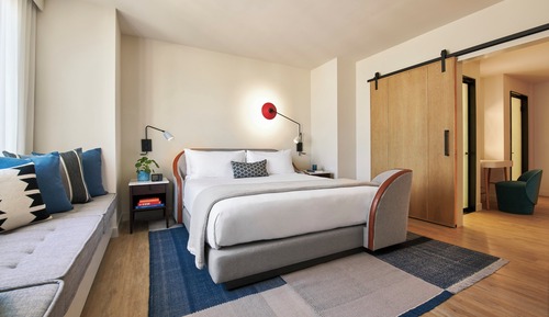 Room, 1 King Bed, City View (Chamber)