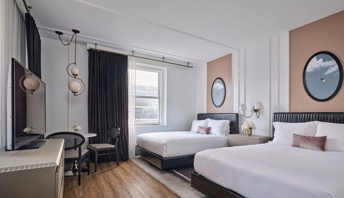 Room, 2 Queen Beds, Corner