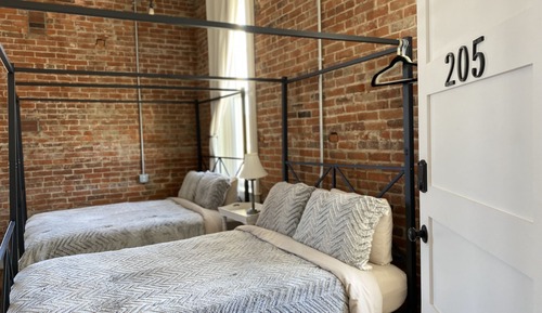 Luxury Studio, 2 Double Beds (205)