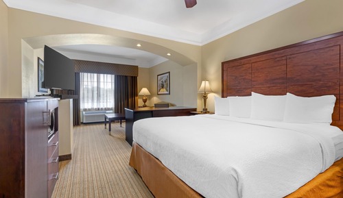 Suite, 1 King Bed, Accessible, Refrigerator & Microwave (Walk-in Shower)