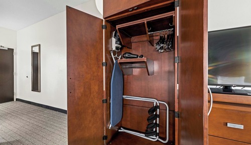 Studio, Multiple Beds, Accessible Bathtub