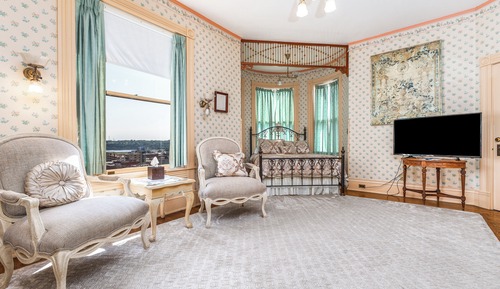 Florence's Room  (2nd Floor)