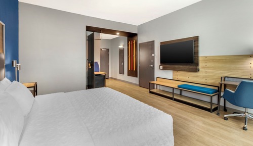 Room, 1 King Bed, Accessible, Bathtub