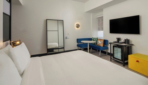 aloft, Room, 1 King Bed, Accessible