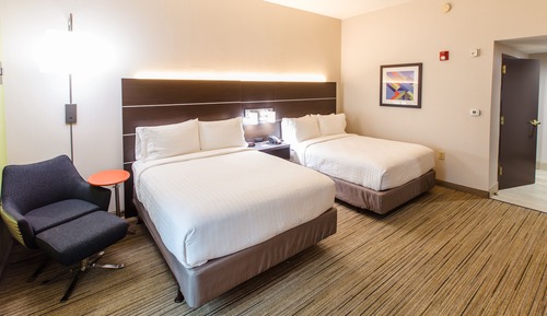 Suite, 2 Queen Beds, Roll-in Shower (Communications)