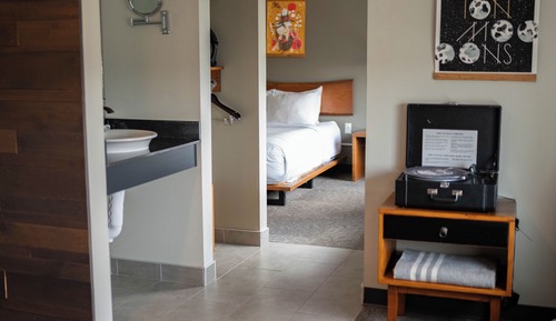 Main House Queen Suite ADA