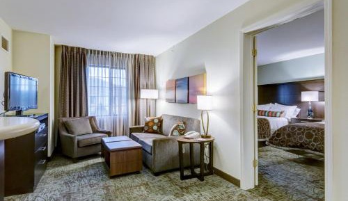 Two-Bedroom Suite - Mobility Accessible Tub