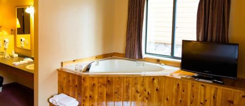 King Room with Spa Bath
