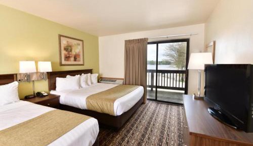 2 Queen Beds Lakeview