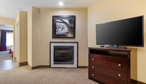 Queen Suite with Two Queen Beds - Non-Smoking