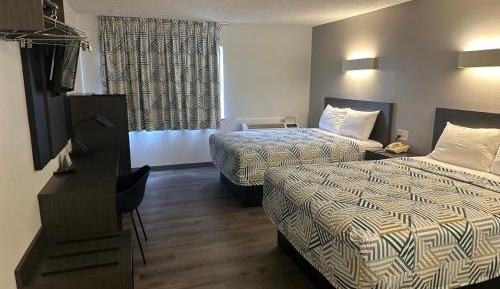 Queen Room with Two Queen Beds - Non-Smoking