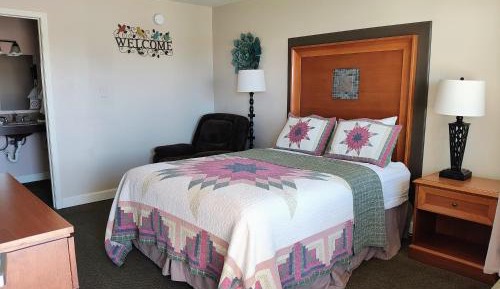 Economy Queen Room