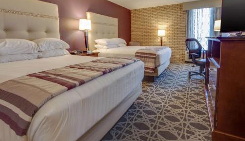 Deluxe Queen Room with Two Queen Beds