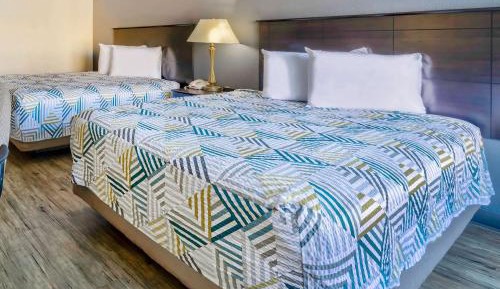 Queen Room with Two Queen Beds - Non-Smoking