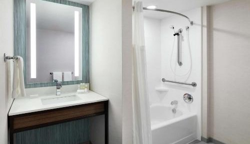 King Room with Tub - Mobility and Hearing Access