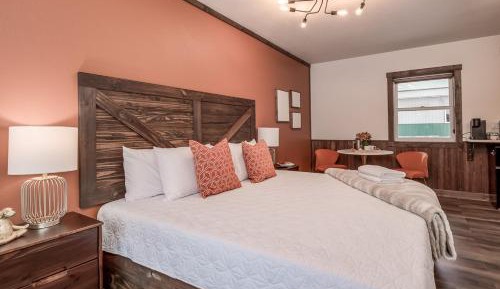 Deluxe King Room