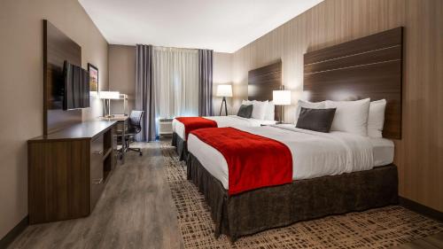 Queen Room with Two Queen Beds and Bath Tub - Disability Access/Non-Smoking 