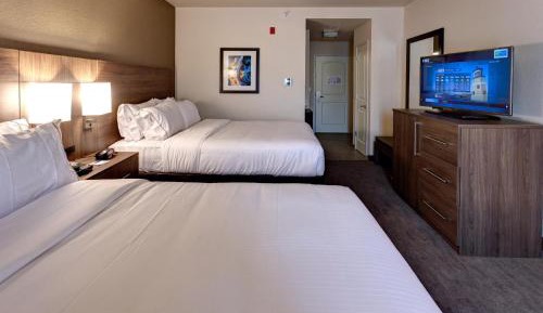 Standard Room with Two Queen Beds