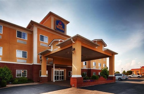 Pine Bluff Hotel | Best Western Presidential Hotel & Suites