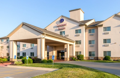 Burlington Hotel | Comfort Suites Burlington