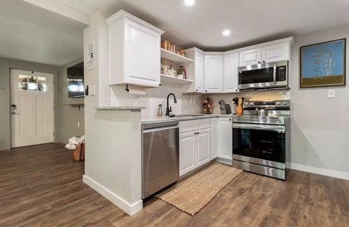 Rogers House | Cozy house near Beaver Lake & Hobbs State Park