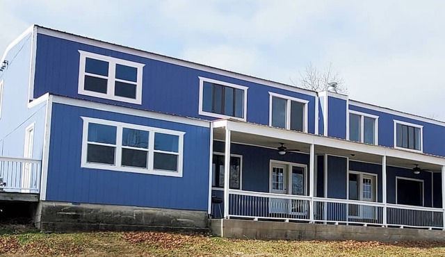 12 Bedroom - 7.5 Bath - Second Tier