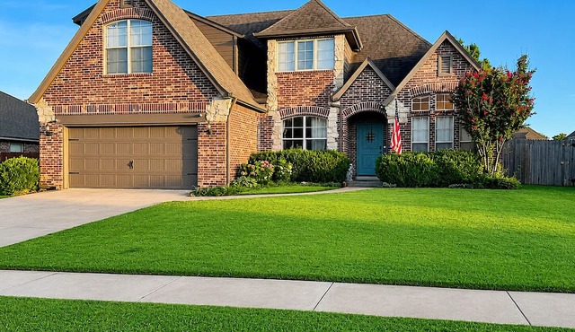 Elegant Brick House at Jenks