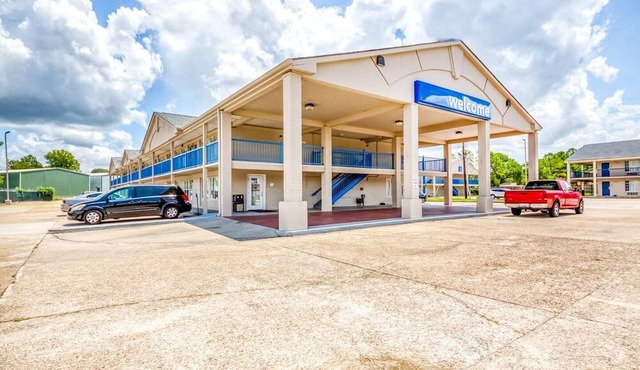 Accessible King Bed|Baton Rouge LA