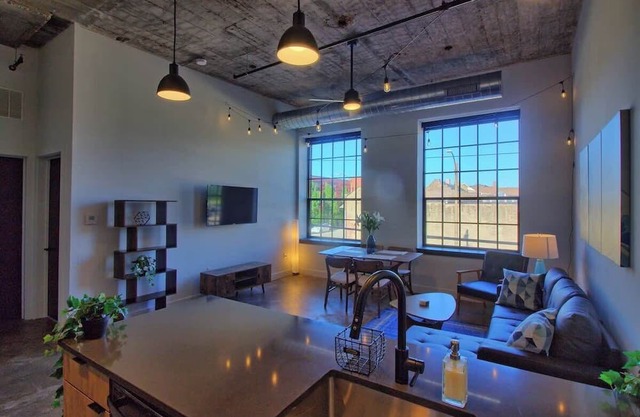 Chic Ultramodern Loft Designer Features 