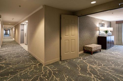 Hampton Inn Suites Hills 